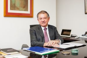 Mario Burbano de Lara - Revista Clave!