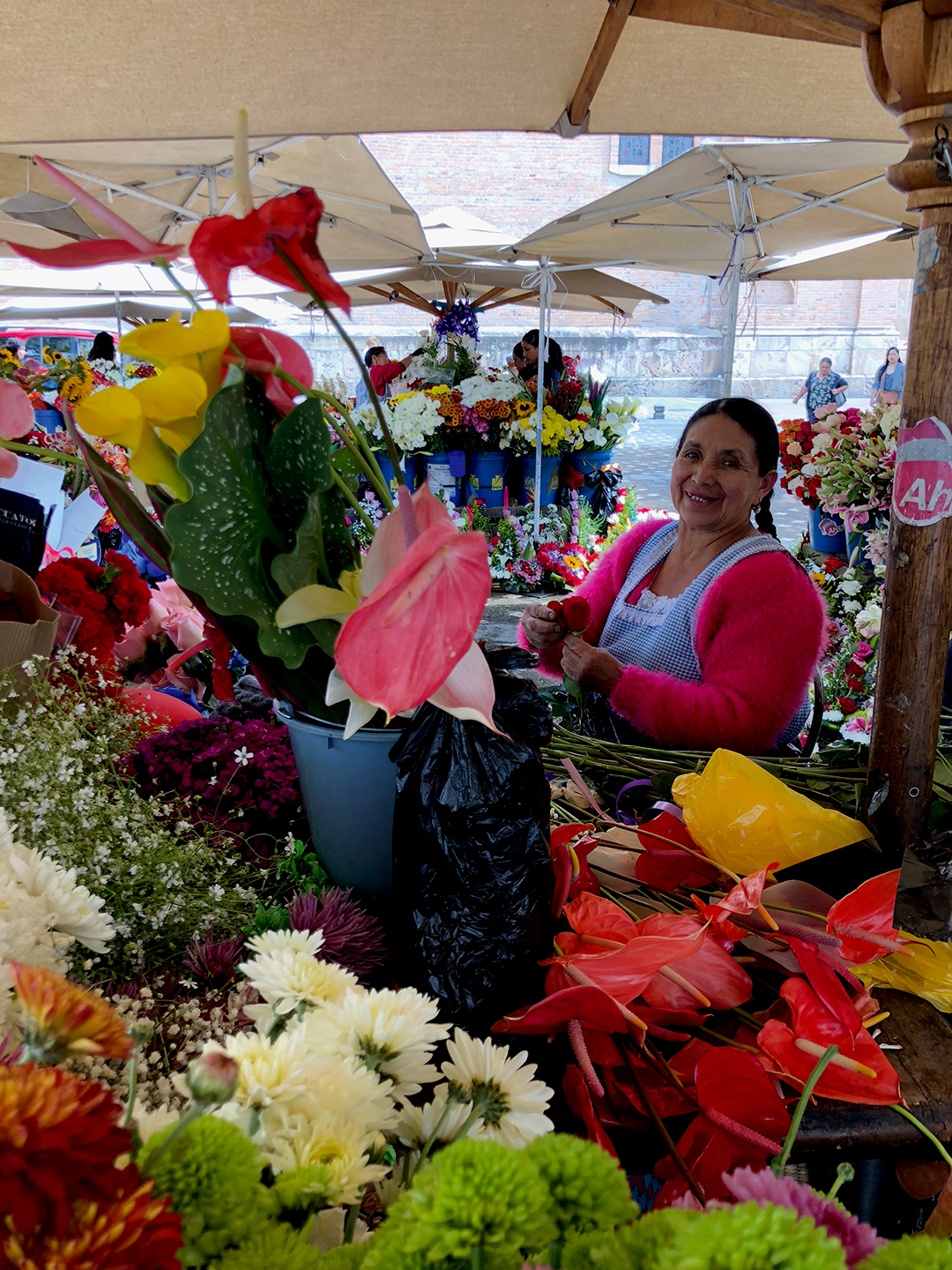 Plaza de las Flores - CLAVE! Turismo Ecuador 