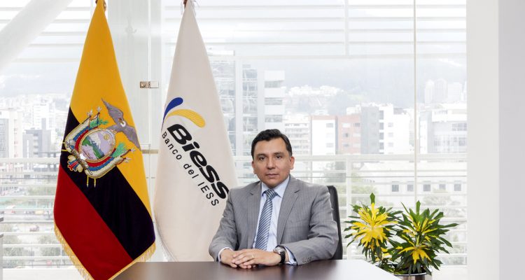 Carlos Villareal, Gerente General BIESS Ecuador - Revista CLAVE