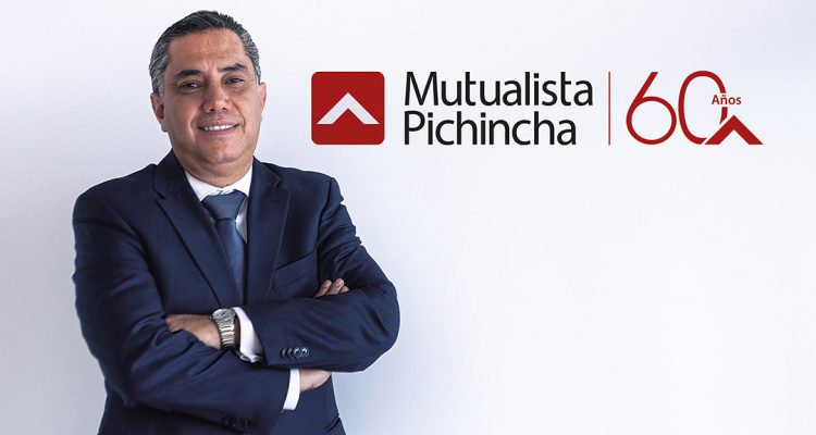 Mutualista Pichincha - Juan Carlos Alarcon - Revista CLAVE! edición 105