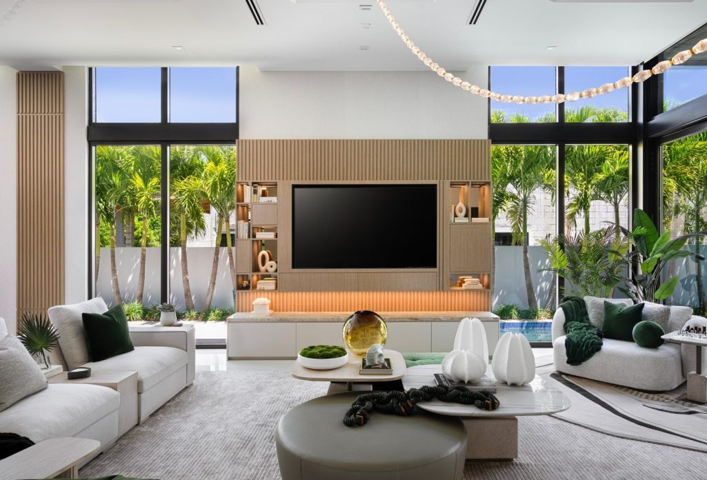 Adriana Hoyos Design Studio - Revista CLAVE Bienes Raíces Ecuador edición 124