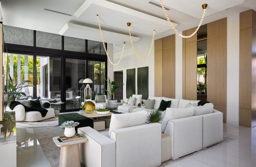 Adriana Hoyos Design Studio - Revista CLAVE Bienes Raíces Ecuador edición 124