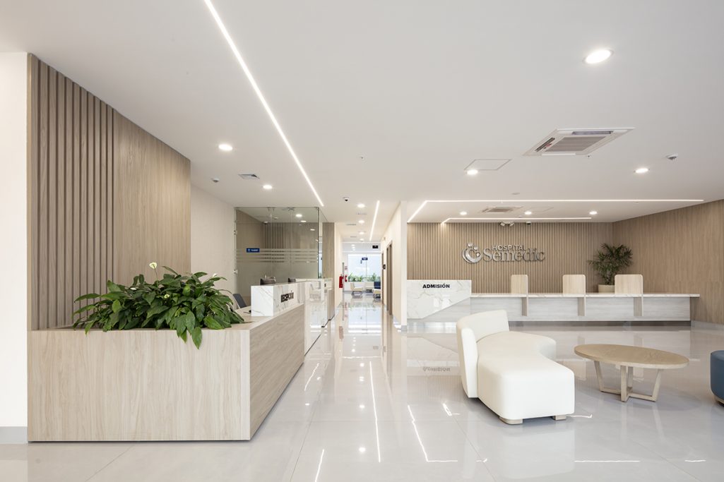 MULTIOFICINAS / TREZE / AMOBLARE / Melanie Lowndes - Revista CLAVE! Bienes Raíces Ecuador