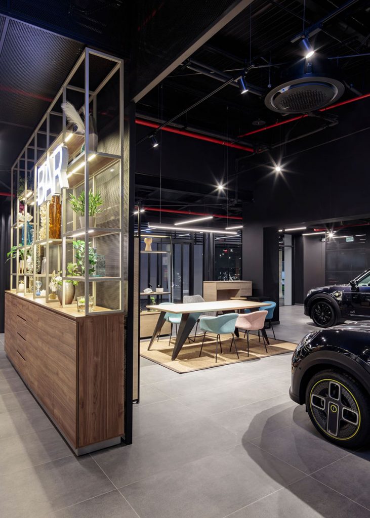 MULTIOFICINAS / TREZE / AMOBLARE / Melanie Lowndes - Revista CLAVE! Bienes Raíces Ecuador