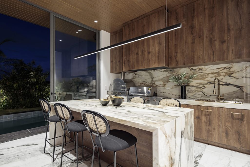 MULTIOFICINAS / TREZE / AMOBLARE / Melanie Lowndes - Revista CLAVE! Bienes Raíces Ecuador