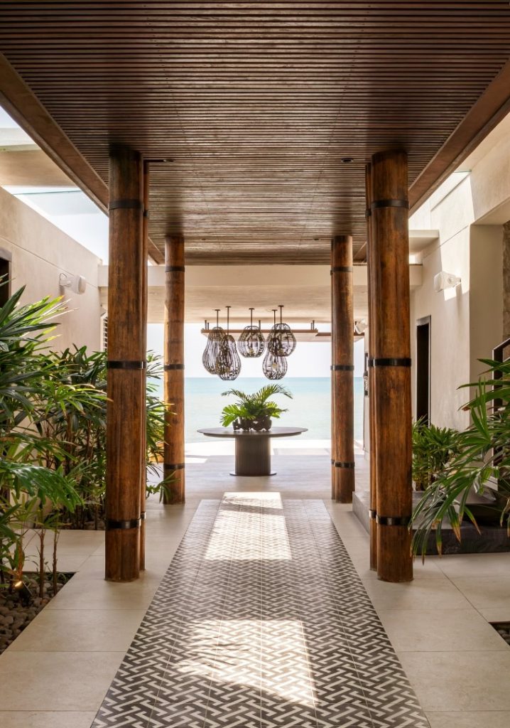 Adriana Hoyos Design Studio - Revista CLAVE Bienes Raíces Ecuador edición 124