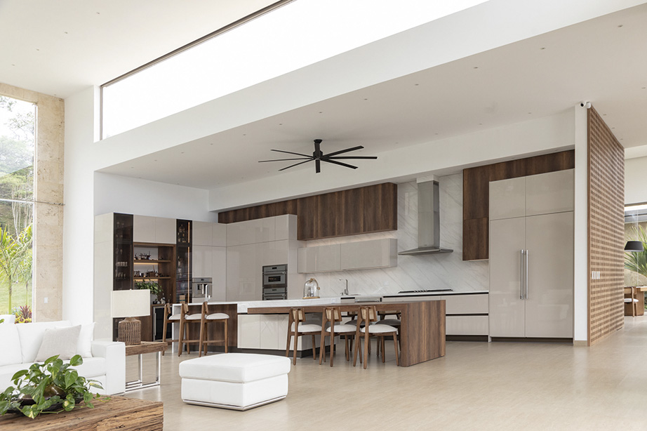 MADEVAL - Revista CLAVE! Bienes Raíces Ecuador