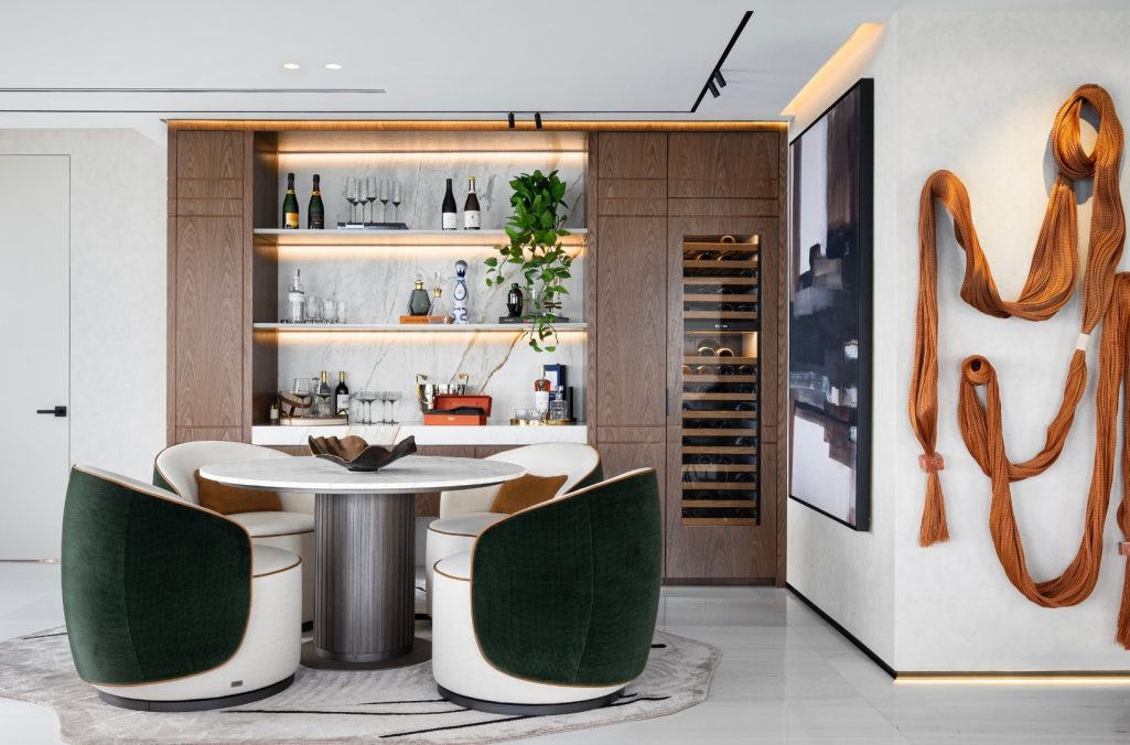 Adriana Hoyos Design Studio - Revista CLAVE Bienes Raíces Ecuador edición 124