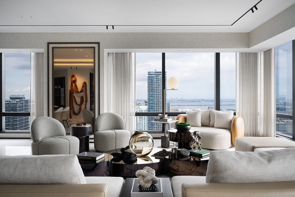 Adriana Hoyos Design Studio - Revista CLAVE Bienes Raíces Ecuador edición 124