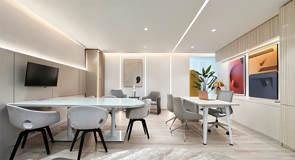 MULTIOFICINAS / TREZE / AMOBLARE / Melanie Lowndes - Revista CLAVE! Bienes Raíces Ecuador