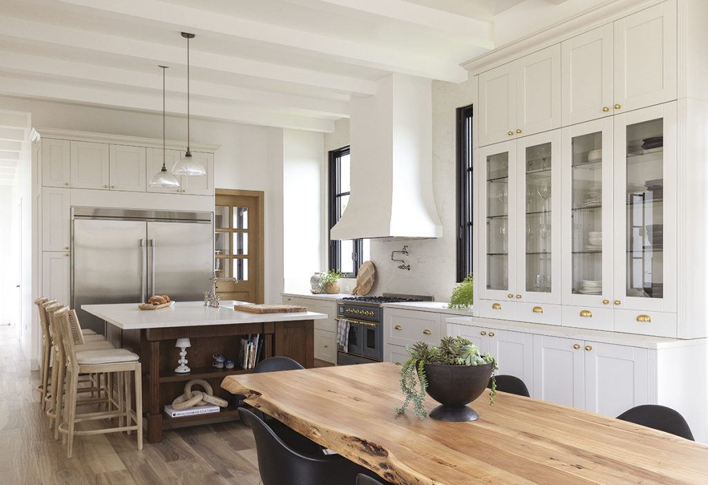 MADEVAL - Revista CLAVE! Bienes Raíces Ecuador