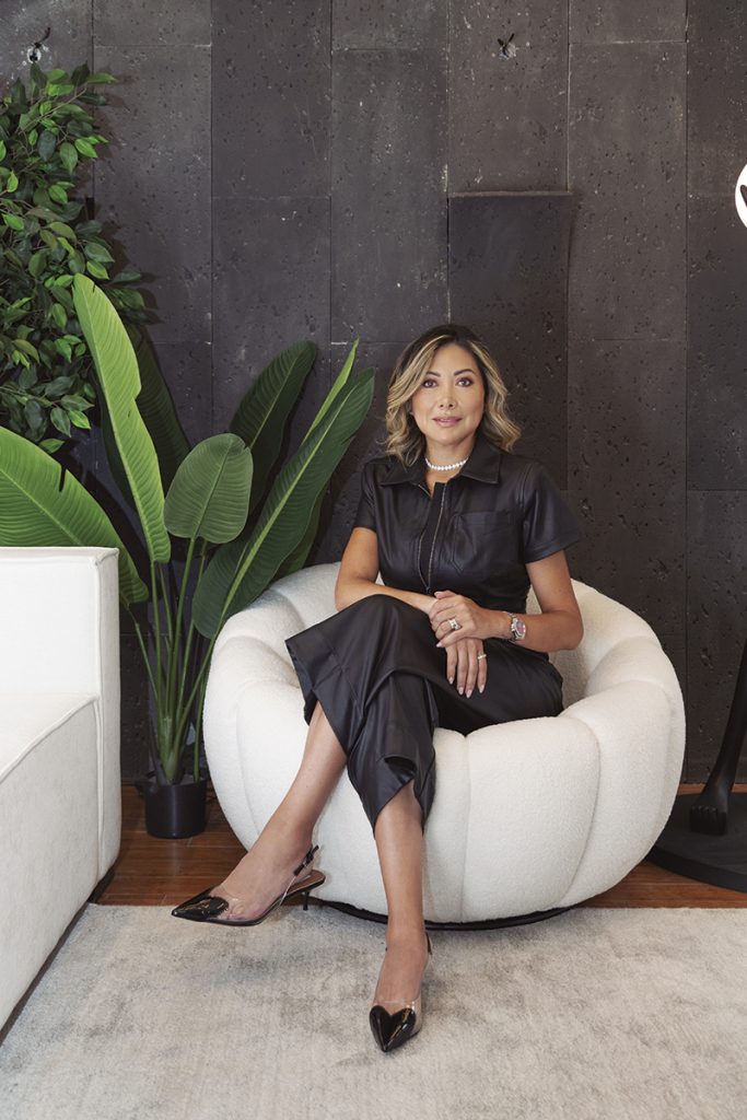 MULTIOFICINAS / TREZE / AMOBLARE / Melanie Lowndes - Revista CLAVE! Bienes Raíces Ecuador