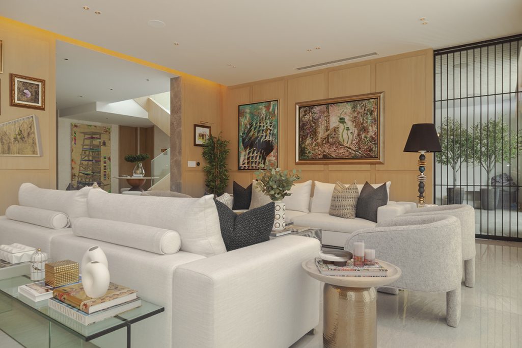 Denisse Ortega DOI - Revista CLAVE! Bienes Raíces Ecuador