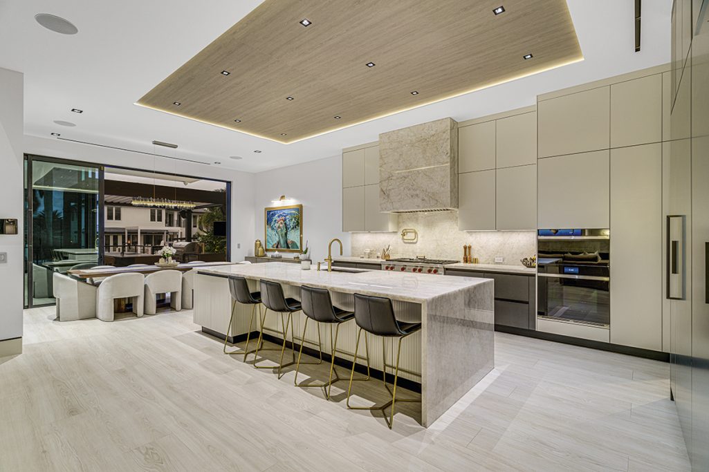 MADEVAL - Revista CLAVE! Bienes Raíces Ecuador