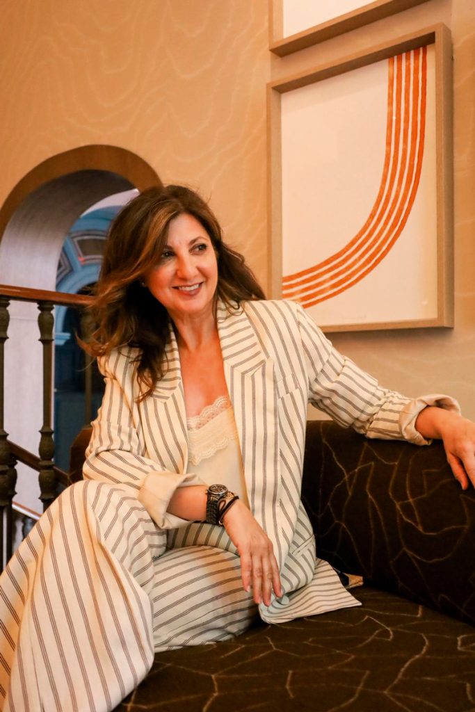 Adriana Nicolau - Revista CLAVE Bienes Raíces Ecuador