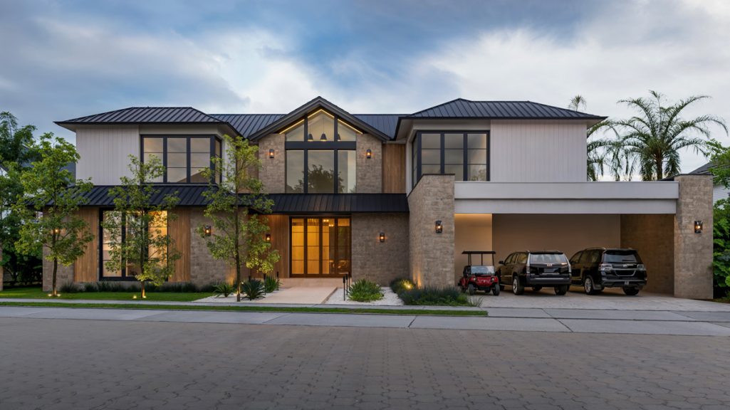 Andrea Cordovez - Revista CLAVE Bienes Raíces Ecuador