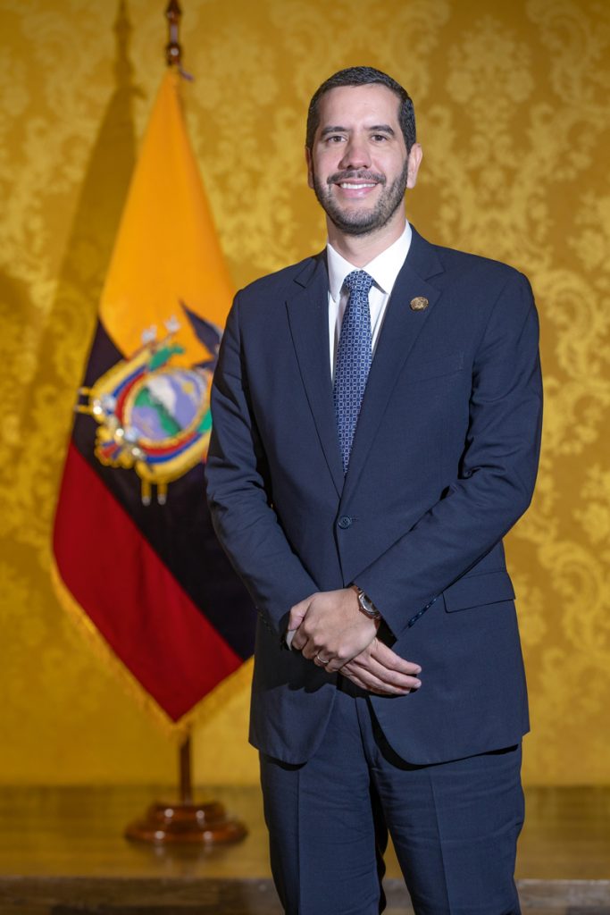 Vivienda Social y Pública 2025 - Revista CLAVE Bienes Raíces Ecuador