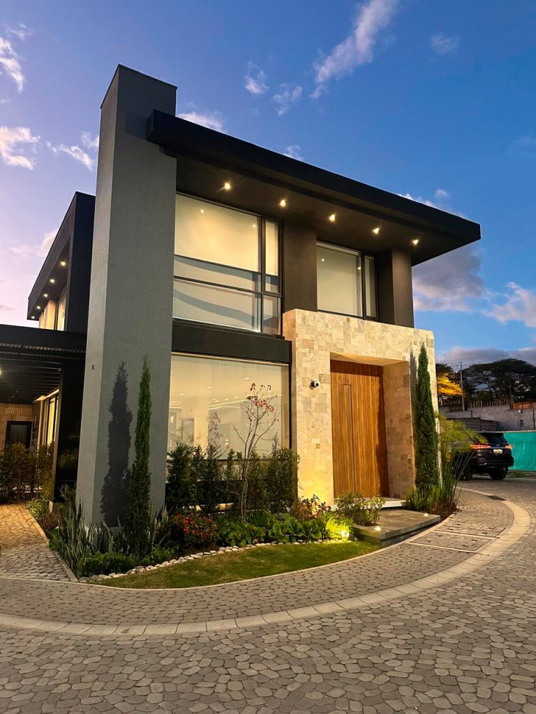 Abad Vergara Arquitectos - Revista CLAVE Bienes Raíces Ecuador