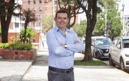 Alejandro Pazmiño - Revista CLAVE Bienes Raíces Ecuador