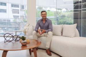 Joan Proaño - Revista CLAVE Bienes Raíces Ecuador