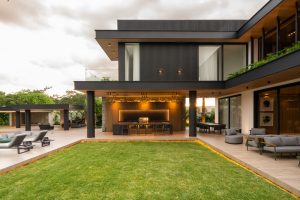 Nicole Cartwright- Revista CLAVE Bienes Raíces Ecuador