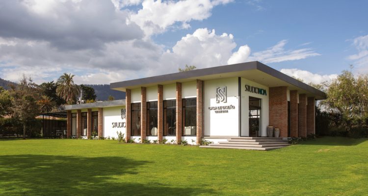 StudioNOA - Revista CLAVE Bienes Raíces Ecuador