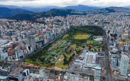 Colegio de Arquitectos - Revista CLAVE Bienes Raíces Ecuador