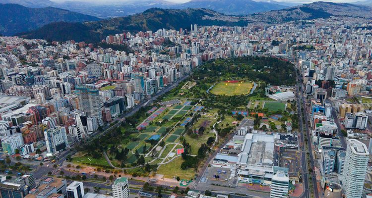 Colegio de Arquitectos - Revista CLAVE Bienes Raíces Ecuador