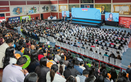 Charlotte English School - Revista CLAVE Bienes Raíces Ecuador