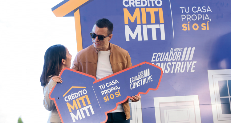 Daniel Noboa, 2026 año de la construcción. Revista CLAVE Bienes Raíces Ecuador