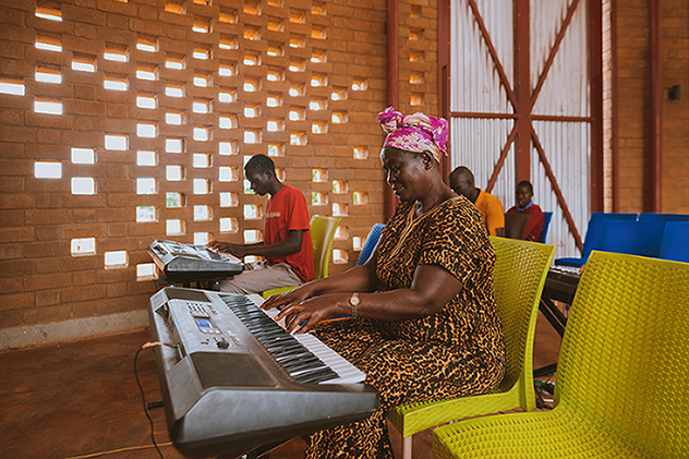 Sebastián Angulo Bidi Bidi - Revista CLAVE Bienes Raíces Ecuador