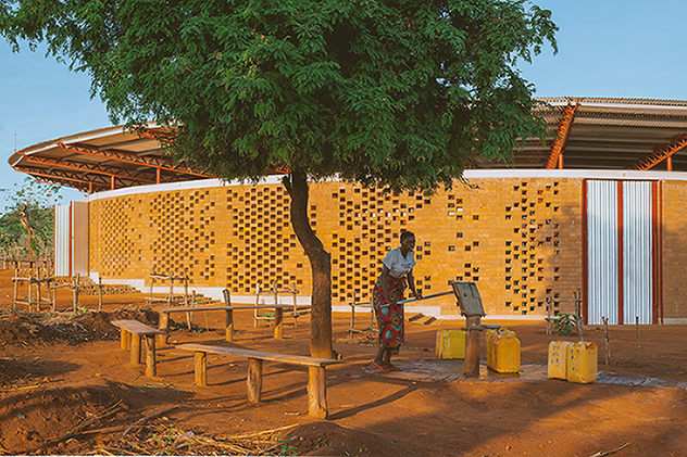 Sebastián Angulo Bidi Bidi - Revista CLAVE Bienes Raíces Ecuador