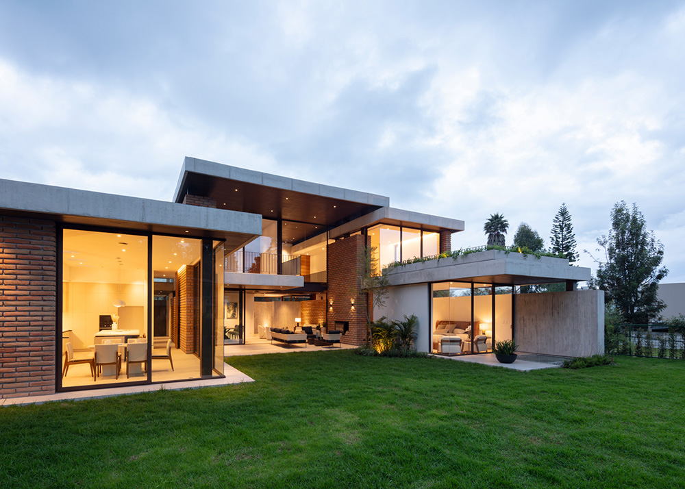 Studio Alfa - Especial Arquitectos Ecuador 2026 - Revista CLAVE Bienes Raíces Ecuador