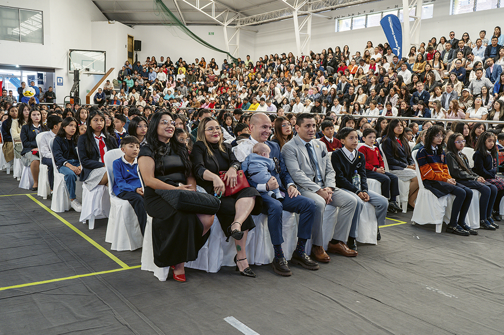 CHARLOTTE ENGLISH SCHOOL - Revista CLAVE! Bienes Raíces Ecuadorv