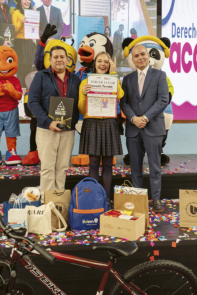 CHARLOTTE ENGLISH SCHOOL - Revista CLAVE! Bienes Raíces Ecuadorv