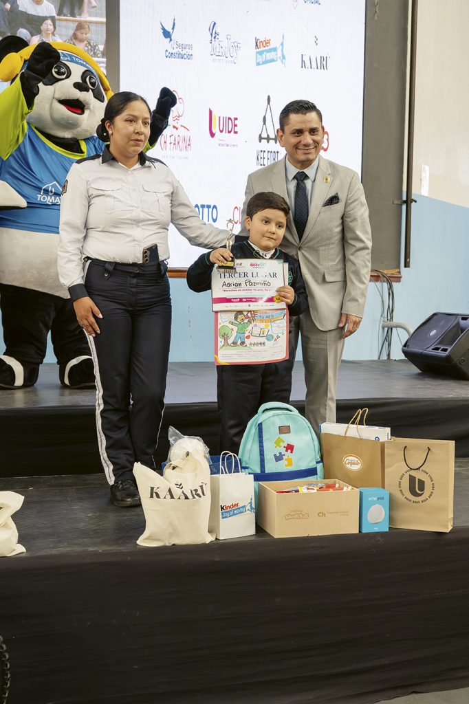 CHARLOTTE ENGLISH SCHOOL - Revista CLAVE! Bienes Raíces Ecuadorv