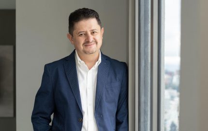 Daniel Elmir - Revista CLAVE Ecuador